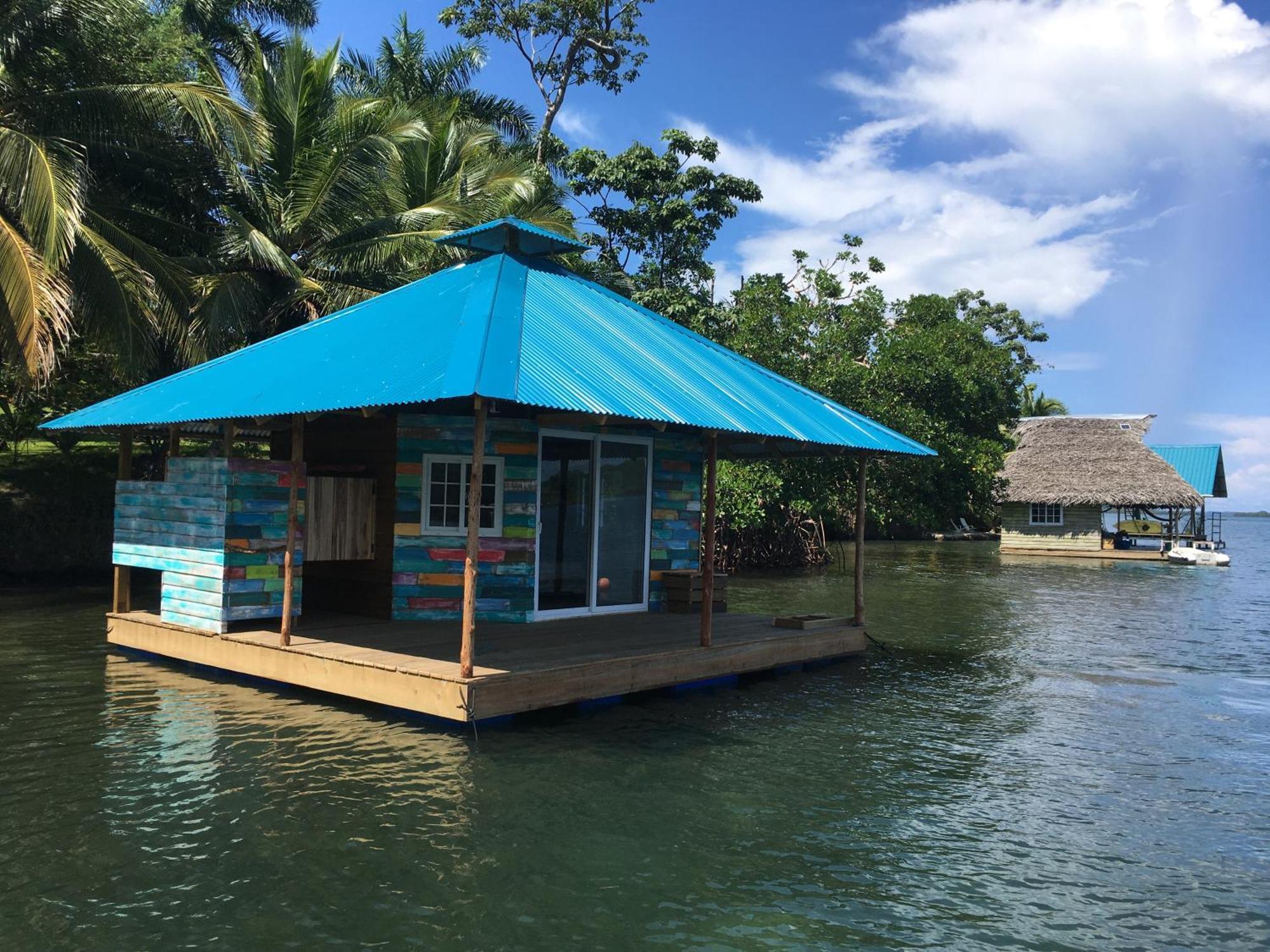 El Toucan Loco Floating Lodges Tierra Oscura Exterior foto